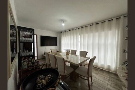 Casa para alugar com 350m², 3 quartos e 1 vagaSala