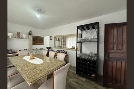 Casa para alugar com 350m², 3 quartos e 1 vagaSala