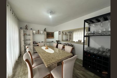 Casa para alugar com 350m², 3 quartos e 1 vagaSala