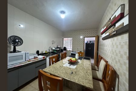 Casa para alugar com 350m², 3 quartos e 1 vagaCozinha