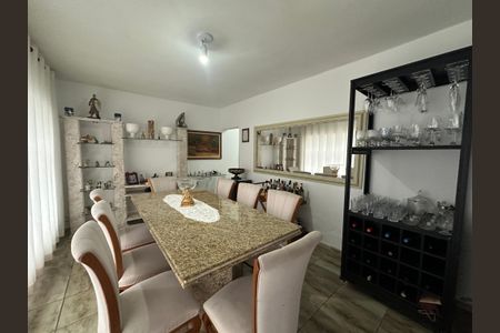 Casa para alugar com 350m², 3 quartos e 1 vagaSala