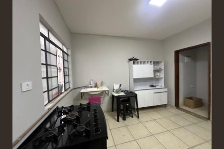 Casa para alugar com 350m², 3 quartos e 1 vagaCozinha