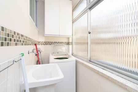 Apartamento para alugar com 58m², 2 quartos e sem vagaCozinha e Área de Serviço