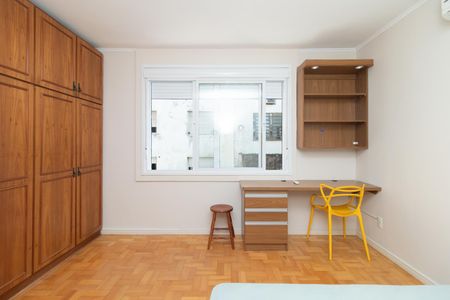 Quarto 2 de apartamento para alugar com 2 quartos, 58m² em Centro Histórico, Porto Alegre