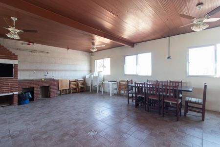 Apartamento para alugar com 58m², 2 quartos e sem vagaÁrea comum - Salão de festas