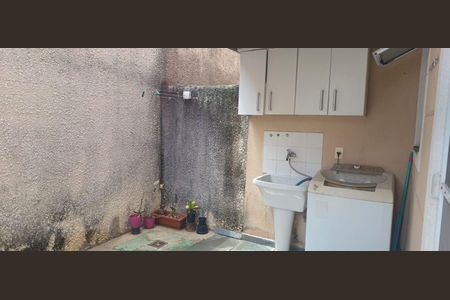 Casa à venda com 80m², 3 quartos e 2 vagasÁrea de serviço