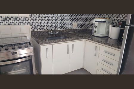 Casa à venda com 80m², 3 quartos e 2 vagasCozinha