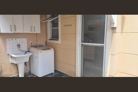 Casa à venda com 80m², 3 quartos e 2 vagasÁrea de serviço