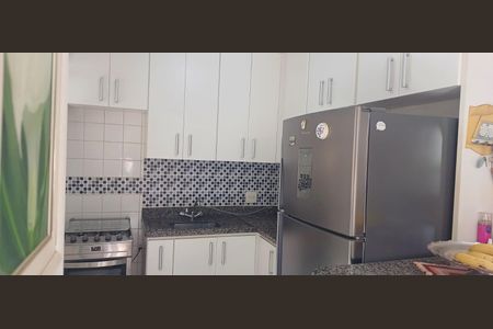 Casa à venda com 80m², 3 quartos e 2 vagasCozinha