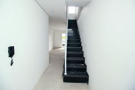 Apartamento à venda com 120m², 3 quartos e 1 vaga Apartamento à venda com 120m², 3 quartos e 1 vagaEscada