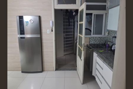 Cozinha de apartamento à venda com 3 quartos, 90m² em São Geraldo, Porto Alegre