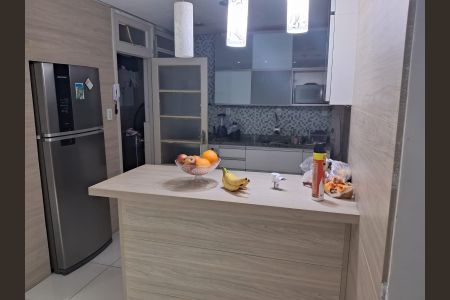 Cozinha de apartamento à venda com 3 quartos, 90m² em São Geraldo, Porto Alegre