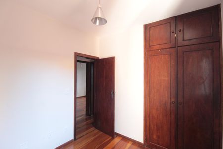 Apartamento à venda com 184m², 4 quartos e 2 vagasQuarto 2