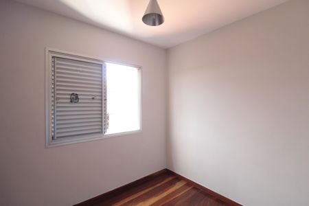Apartamento à venda com 184m², 4 quartos e 2 vagasQuarto 2