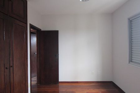 Apartamento à venda com 184m², 4 quartos e 2 vagasQuarto 1