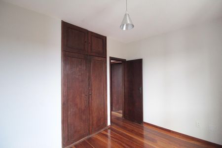 Apartamento à venda com 184m², 4 quartos e 2 vagasQuarto 1