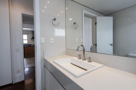 Apartamento para alugar com 128m², 3 quartos e 3 vagas Apartamento para alugar com 128m², 3 quartos e 3 vagasQuarto 1 - Banheiro