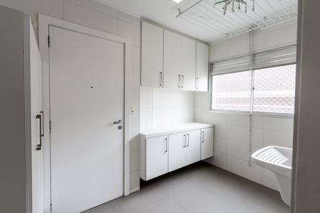 Apartamento para alugar com 128m², 3 quartos e 3 vagas Apartamento para alugar com 128m², 3 quartos e 3 vagasÁrea de Serviço