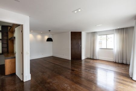 Apartamento para alugar com 128m², 3 quartos e 3 vagas Apartamento para alugar com 128m², 3 quartos e 3 vagasSala