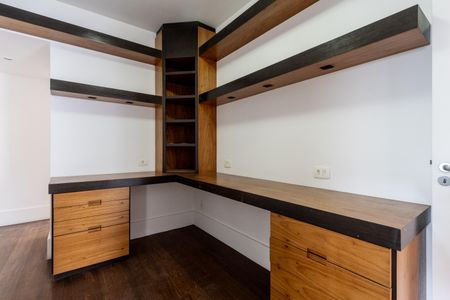 Apartamento para alugar com 128m², 3 quartos e 3 vagas Apartamento para alugar com 128m², 3 quartos e 3 vagasEscritório