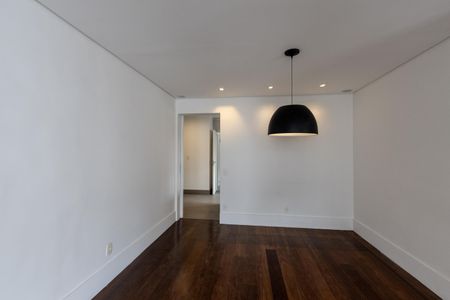 Apartamento para alugar com 128m², 3 quartos e 3 vagas Apartamento para alugar com 128m², 3 quartos e 3 vagasCozinha