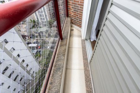 Apartamento para alugar com 128m², 3 quartos e 3 vagas Apartamento para alugar com 128m², 3 quartos e 3 vagasQuarto 1 - Varanda