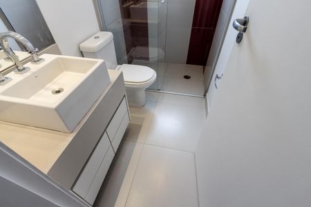 Apartamento para alugar com 128m², 3 quartos e 3 vagas Apartamento para alugar com 128m², 3 quartos e 3 vagasBanheiro do Corredor