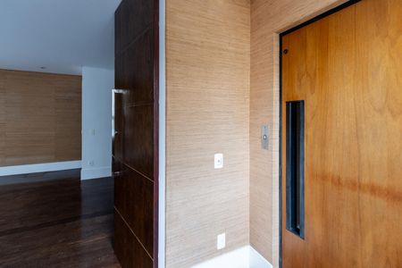 Apartamento para alugar com 128m², 3 quartos e 3 vagas Apartamento para alugar com 128m², 3 quartos e 3 vagasHall Privativo