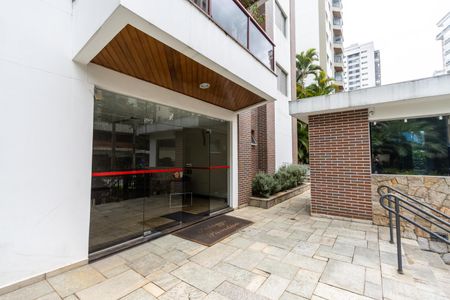 Apartamento para alugar com 128m², 3 quartos e 3 vagas Apartamento para alugar com 128m², 3 quartos e 3 vagasFachada do Condomínio