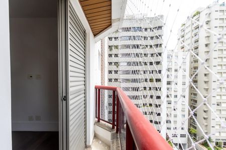 Apartamento para alugar com 128m², 3 quartos e 3 vagas Apartamento para alugar com 128m², 3 quartos e 3 vagasQuarto 1 - Varanda