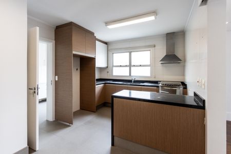 Apartamento para alugar com 128m², 3 quartos e 3 vagas Apartamento para alugar com 128m², 3 quartos e 3 vagasCozinha