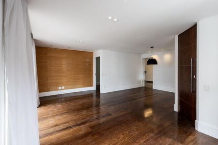 Apartamento para alugar com 128m², 3 quartos e 3 vagas Apartamento para alugar com 128m², 3 quartos e 3 vagasSala