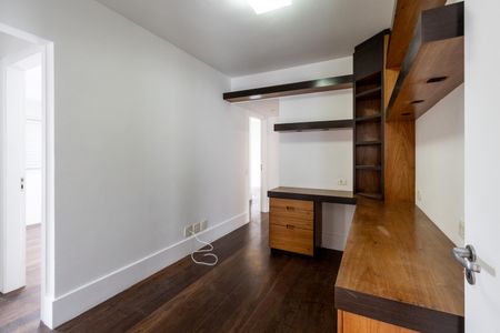 Apartamento para alugar com 128m², 3 quartos e 3 vagas Apartamento para alugar com 128m², 3 quartos e 3 vagasEscritório