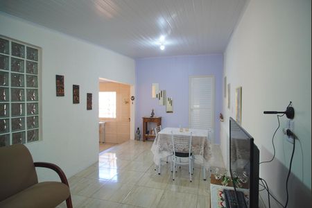 Sala 1 de casa à venda com 1 quarto, 190m² em Vila Ipiranga, Porto Alegre