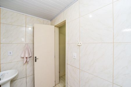 Banheiro Social de casa à venda com 1 quarto, 190m² em Vila Ipiranga, Porto Alegre