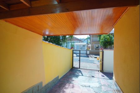 Sala 1 - Vista de casa à venda com 1 quarto, 190m² em Vila Ipiranga, Porto Alegre