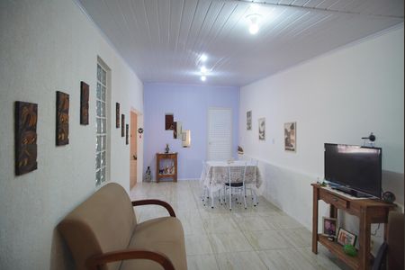 Sala 1 de casa à venda com 1 quarto, 190m² em Vila Ipiranga, Porto Alegre