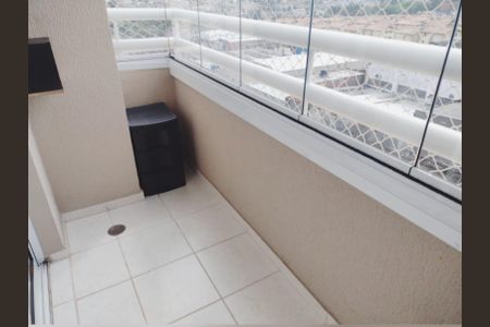 Apartamento à venda com 54m², 2 quartos e 1 vaga Apartamento à venda com 54m², 2 quartos e 1 vagaVaranda