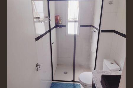 Banheiro de apartamento à venda com 2 quartos, 54m² em Conjunto Residencial Pombeva, São Bernardo do Campo