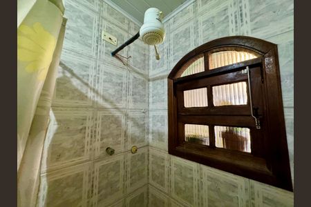 Casa à venda com 120m², 3 quartos e 3 vagasBanheiro 2