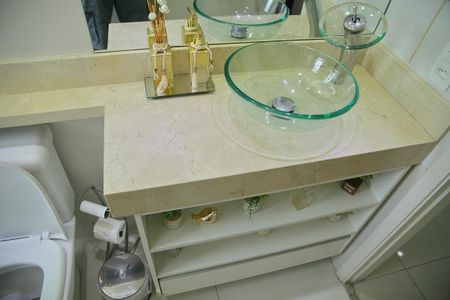 Apartamento à venda com 63m², 2 quartos e 2 vagasBanheiro Social 