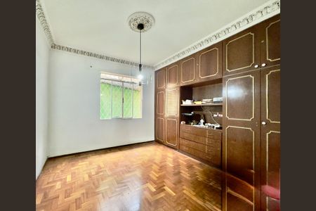 Casa à venda com 150m², 3 quartos e 6 vagas