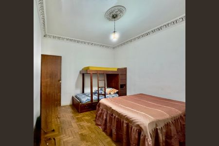 Casa à venda com 150m², 3 quartos e 6 vagas