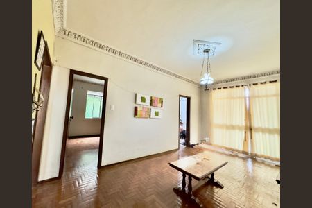 Casa à venda com 3 quartos, 150m² em Paraíso, Belo Horizonte