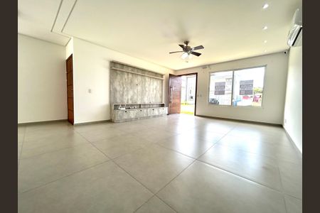 Sala de casa de condomínio para alugar com 3 quartos, 210m² em São João do Rio Vermelho, Florianópolis