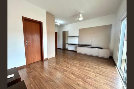 Casa de condomínio para alugar com 210m², 3 quartos e 2 vagasSuíte 