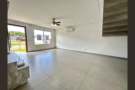 Casa de condomínio para alugar com 210m², 3 quartos e 2 vagasSala