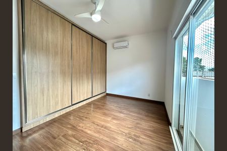 Casa de condomínio para alugar com 210m², 3 quartos e 2 vagasQuarto 2