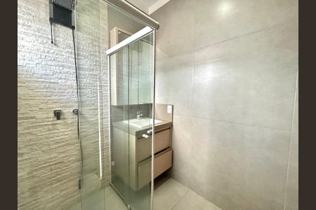 Casa de condomínio para alugar com 210m², 3 quartos e 2 vagasBanheiro Suíte 