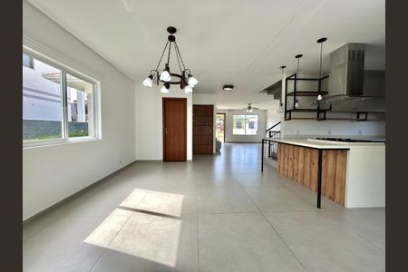 Sala de jantar  de casa de condomínio para alugar com 3 quartos, 210m² em São João do Rio Vermelho, Florianópolis